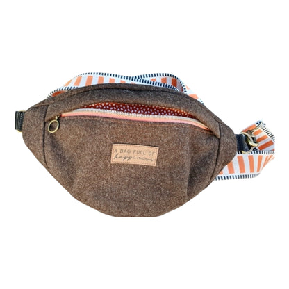 Lodentasche „ A Bag Full of Happiness“ – Handgefertigte Gassitasche aus 100 % Schurwolle
