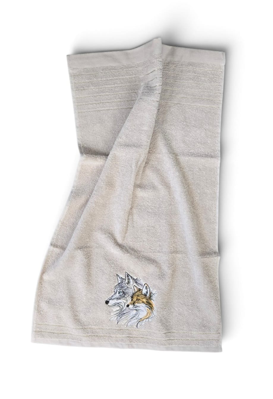 Besticktes Frotteehandtuch „Fuchs & Wolf“